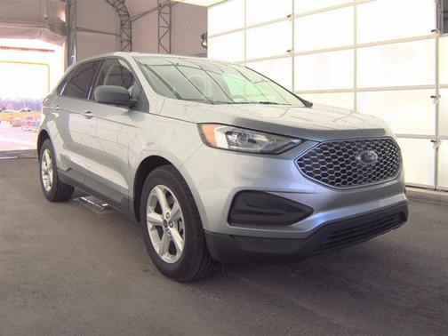 ICONIC SILVER 2024 Ford Edge SE