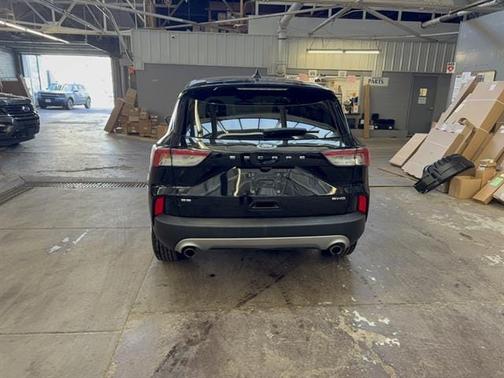 AGATE BLACK METALLIC 2022 Ford Escape SE