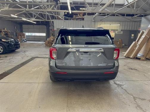 CARBONIZED GRAY METALLIC 2024 Ford Explorer XLT