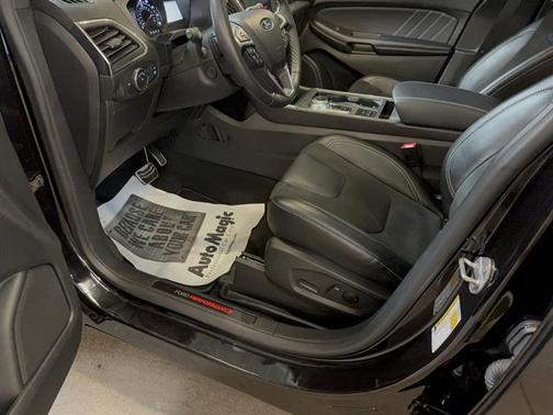 2022 Ford Edge ST