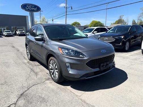2022 Ford Escape TITANIUM