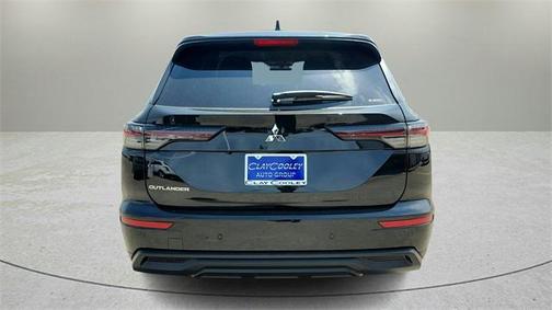 2025 Mitsubishi Outlander ES
