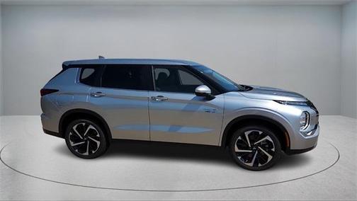 2025 Mitsubishi Outlander PHEV SE