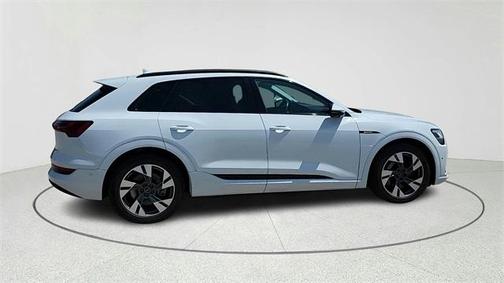 2021 Audi e-tron Premium