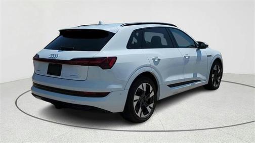 2021 Audi e-tron Premium
