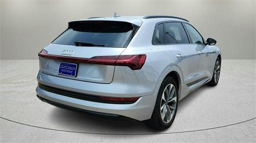 2021 Audi e-tron Premium Plus