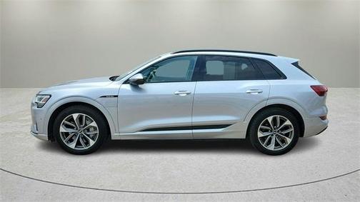 2021 Audi e-tron Premium Plus