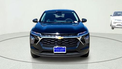 Mosaic Black Metallic 2025 Chevrolet Trax LS