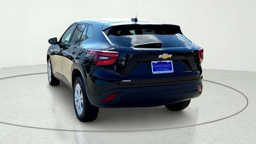 Mosaic Black Metallic 2025 Chevrolet Trax LS