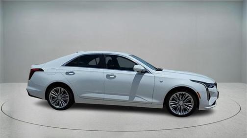 2023 Cadillac CT4 Premium Luxury