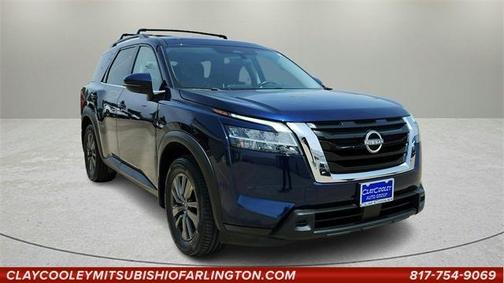 2022 Nissan Pathfinder SV