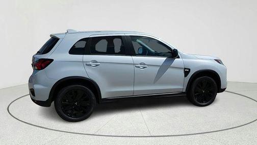 Diamond White 2026 Mitsubishi Outlander Sport 2.0 LE