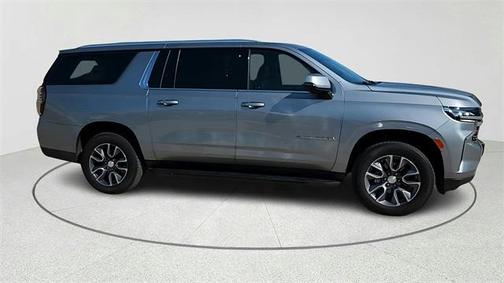 2023 Chevrolet Suburban LT