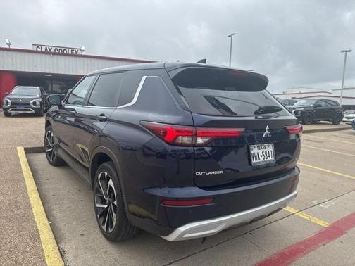 2022 Mitsubishi Outlander SE