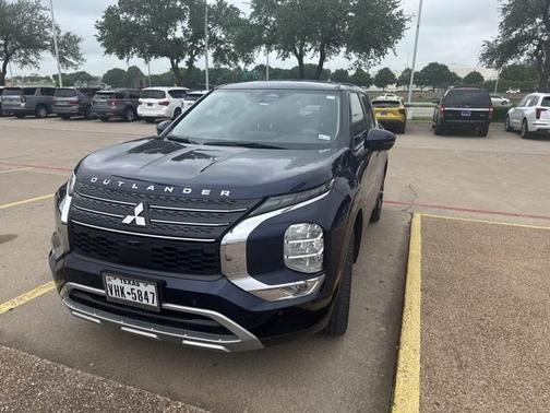 2022 Mitsubishi Outlander SE