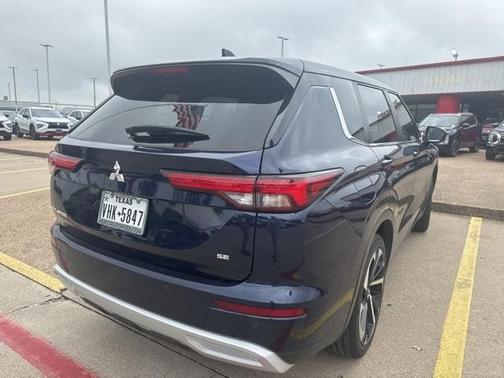 2022 Mitsubishi Outlander SE