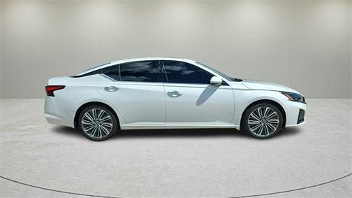 2024 Nissan Altima 2.5 SL