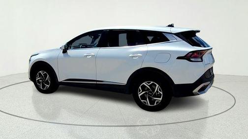 Snow White Pearl 2024 Kia Sportage LX