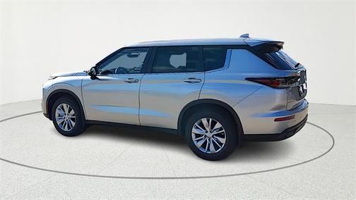 2026 Mitsubishi Outlander ES