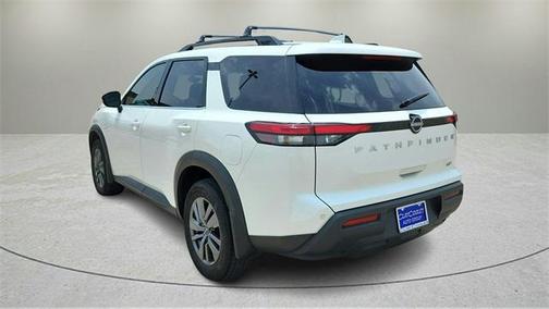 2023 Nissan Pathfinder SV