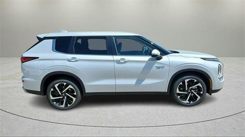 2025 Mitsubishi Outlander PHEV SE