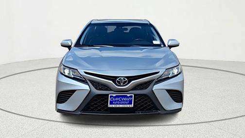 Celestial Silver Metallic 2019 Toyota Camry SE