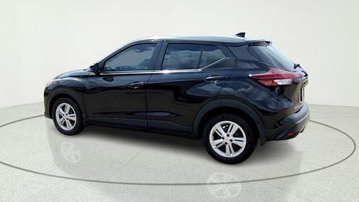 Super Black 2024 Nissan Kicks S
