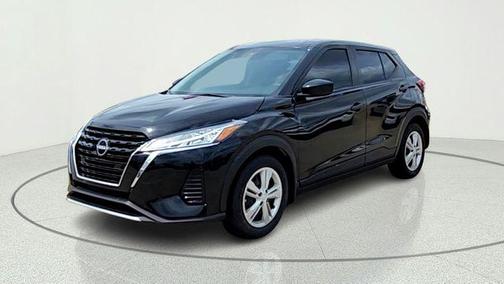 Super Black 2024 Nissan Kicks S