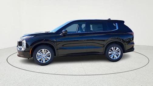 Black Pearl 2026 Mitsubishi Outlander ES