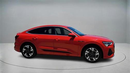 2021 Audi e-tron Premium Plus