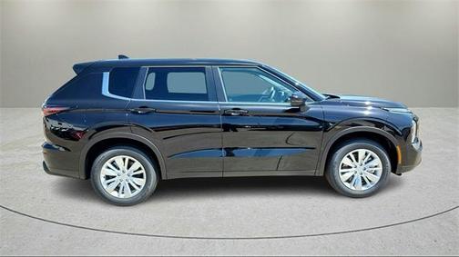 2025 Mitsubishi Outlander ES