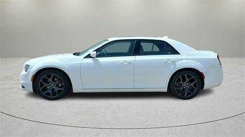 2022 Chrysler 300 S