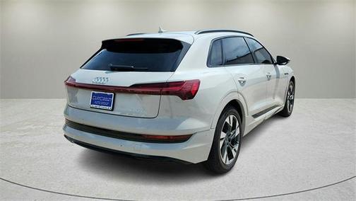 2021 Audi e-tron Premium