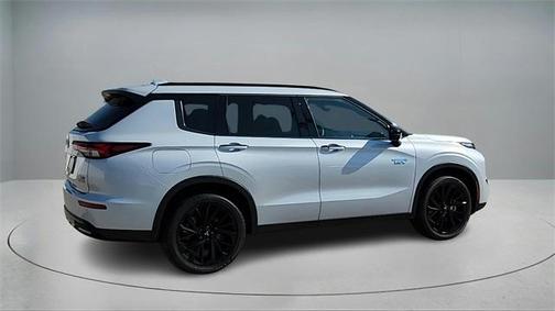 2025 Mitsubishi Outlander PHEV 