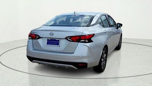Brilliant Silver Metallic 2023 Nissan Versa 1.6 SV