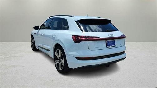2022 Audi e-tron Premium Plus