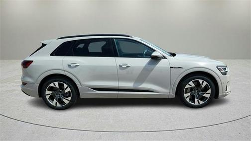 2021 Audi e-tron Premium
