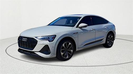 2021 Audi e-tron Premium Plus