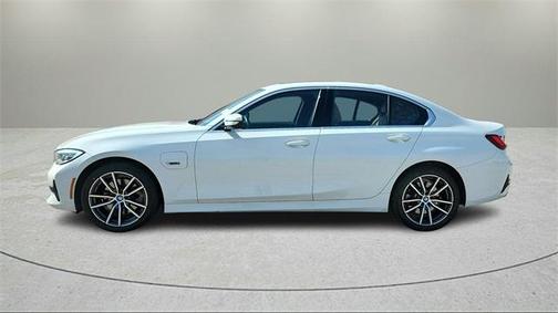 2022 BMW 330e xDrive