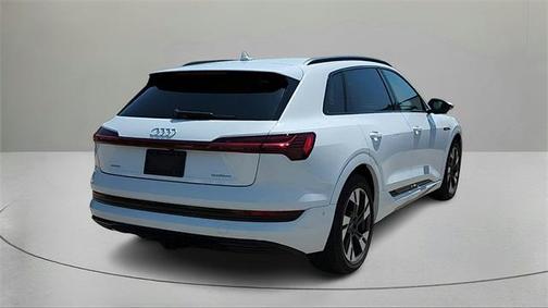 2021 Audi e-tron Premium