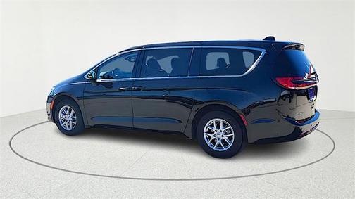 2024 Chrysler Pacifica Touring-L