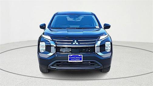 2026 Mitsubishi Outlander ES