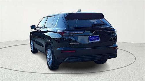 2026 Mitsubishi Outlander ES