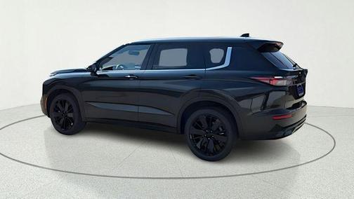 Black Diamond 2026 Mitsubishi Outlander SE