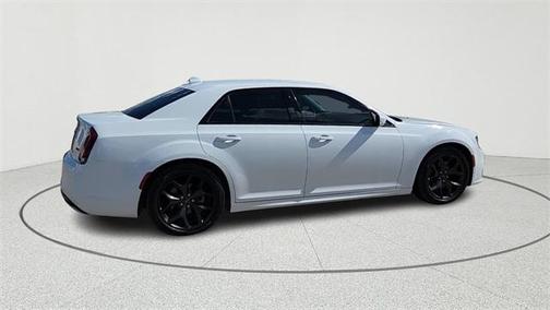 2022 Chrysler 300 Touring L