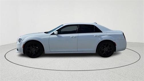 2022 Chrysler 300 Touring L
