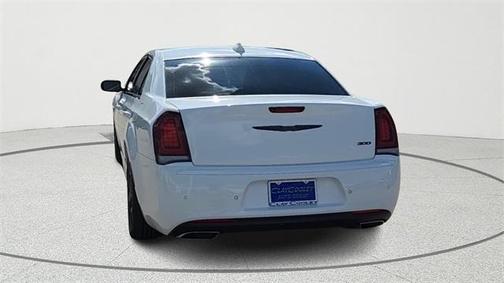 2022 Chrysler 300 Touring L