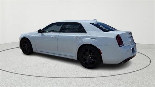 2022 Chrysler 300 Touring L