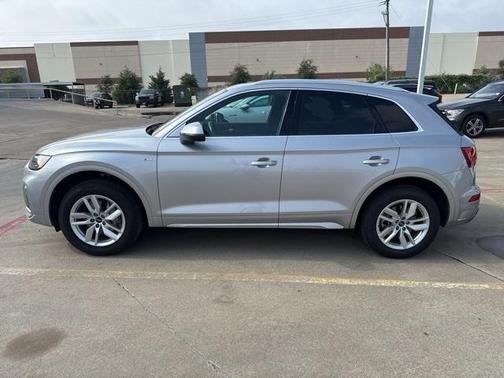 2022 Audi Q5 45 S line quattro Premium