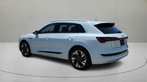 2021 Audi e-tron Premium Plus